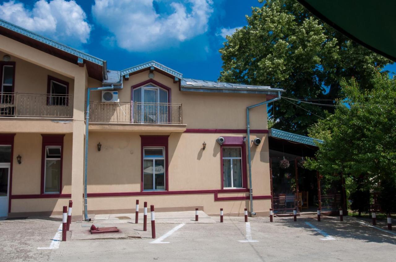 Pensiunea Splendid Dorohoi Exterior foto